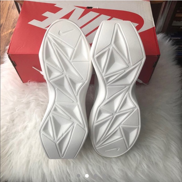 Nike Vista Lite (BRAND NEW), white womens size 8 - Picture 2 of 5